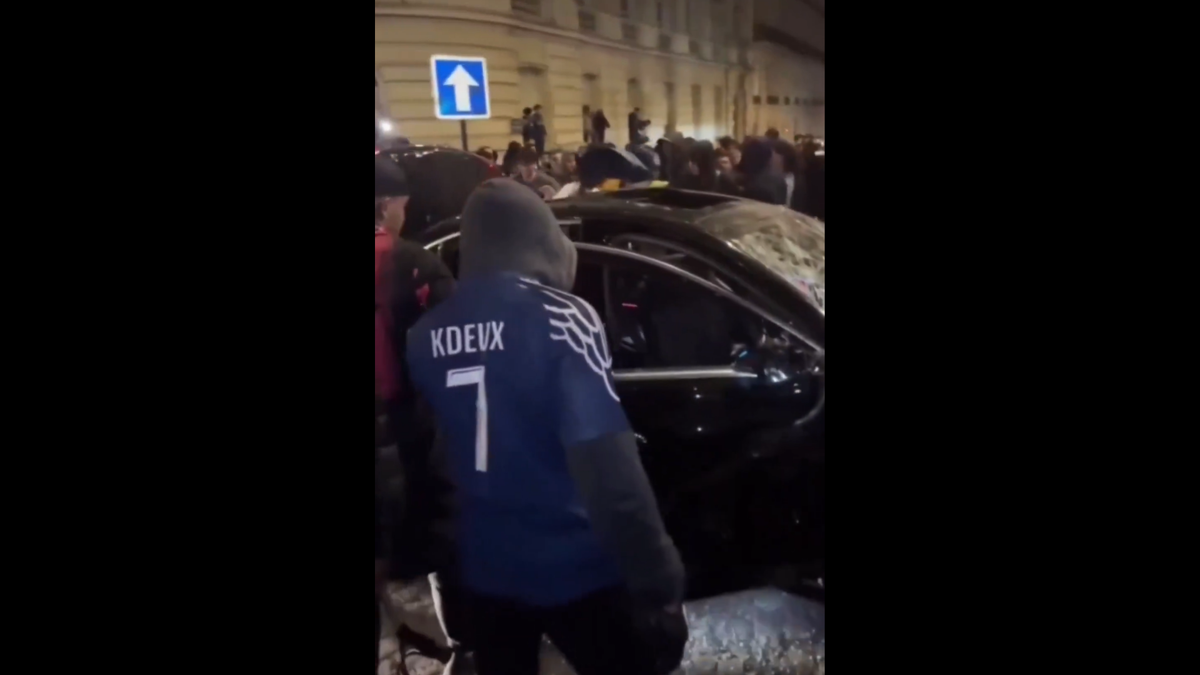 Scene de război în Franța, după finala Ligii » Au dat foc și s-au bătut cu forțele de ordine: 416 arestări!