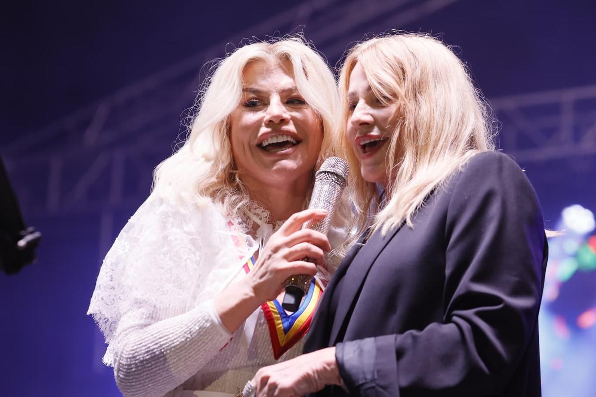 Momente fabuloase pe scenă: Loredana a căzut în genunchi în fața Nadiei, după un duet antologic la Onești