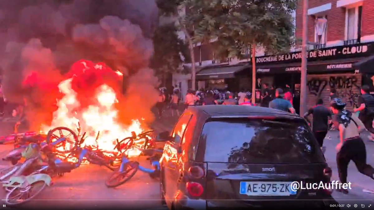 Scene de război în Franța, după finala Ligii » Au dat foc și s-au bătut cu forțele de ordine: 416 arestări!
