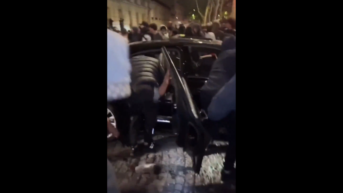 Scene de război în Franța, după finala Ligii » Au dat foc și s-au bătut cu forțele de ordine: 416 arestări!