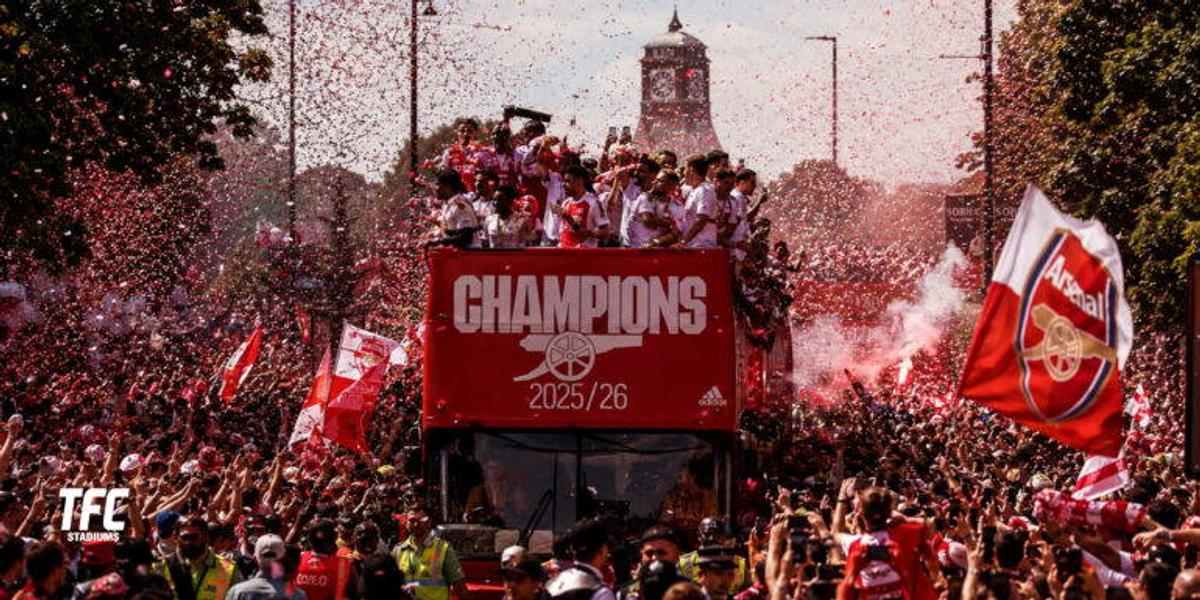 Arsenal a celebrat titlul câștigat în Premier League pe străzile Londrei