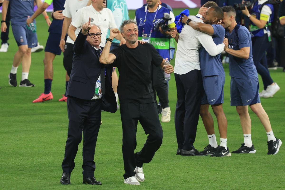 Cele mai tari 50 de cadre surprinse de GSP după PSG - Arsenal » Luis Enrique l-a imitat pe Chivu, uluitor ce a făcut miliardarul qatarez pe teren