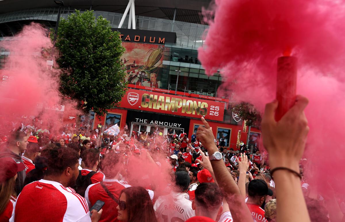 Arsenal a celebrat titlul câștigat în Premier League pe străzile Londrei