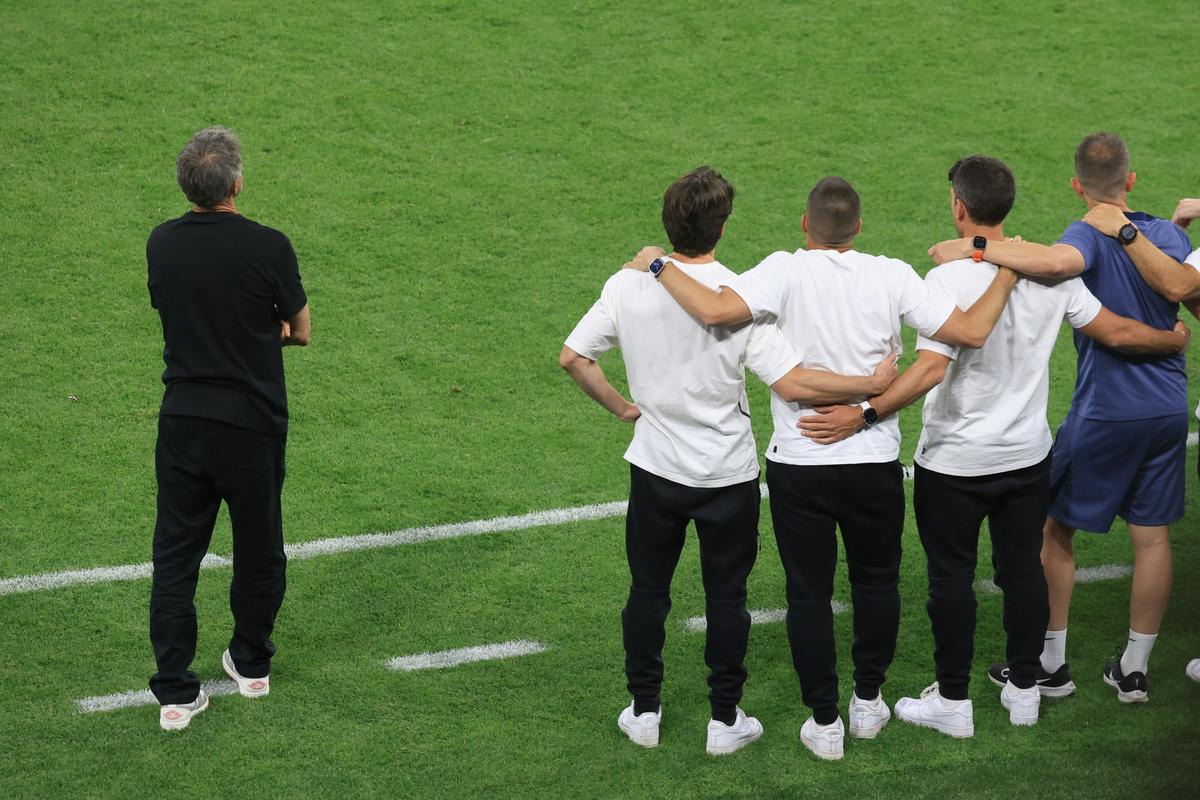 Cele mai tari 50 de cadre surprinse de GSP după PSG - Arsenal » Luis Enrique l-a imitat pe Chivu, uluitor ce a făcut miliardarul qatarez pe teren