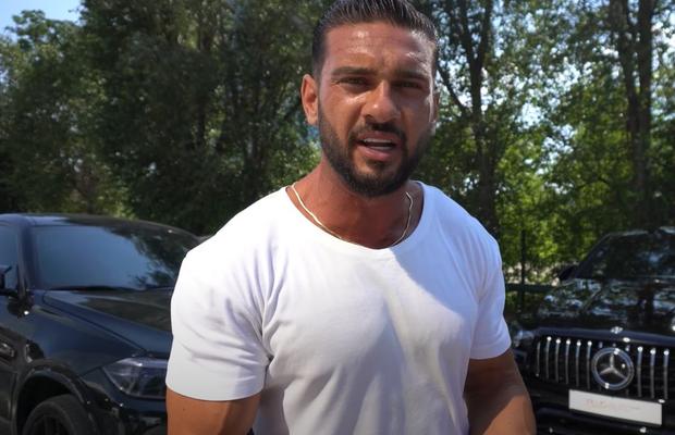 VIDEO+FOTO Dorian Popa își schimbă mașina » Superbolidul de peste 100.000 € pe care l-a ochit + primele probleme: „Țăranul de la Domnești o pierde”
