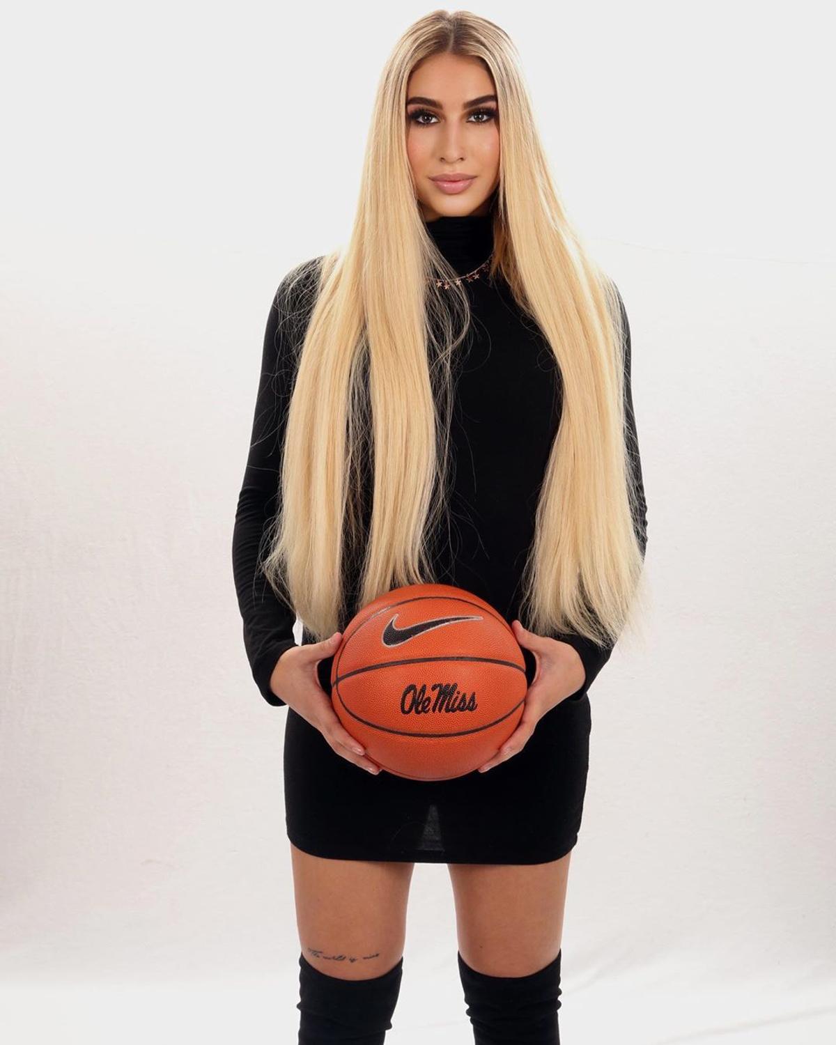 FOTO Sarah Dumitrescu, fiică Anamaria Prodan