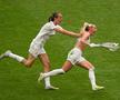 A marcat golul decisiv în finala Europeanului feminin și a sărbătorit în stil mare! Și-a dat jos tricoul și a făcut turul arenei Wembley