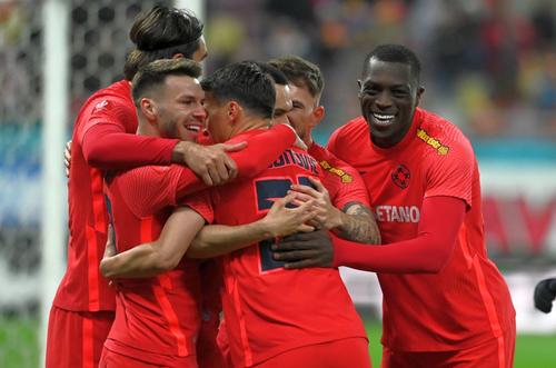 Gigi Becali, patronul de la FCSB, susține că a avut oferte de câte două milioane de euro pentru Andrei Cordea (24 de ani, extremă dreapta) și Joyskim Dawa (27 de ani, fundaș central)/ foto: Imago Images