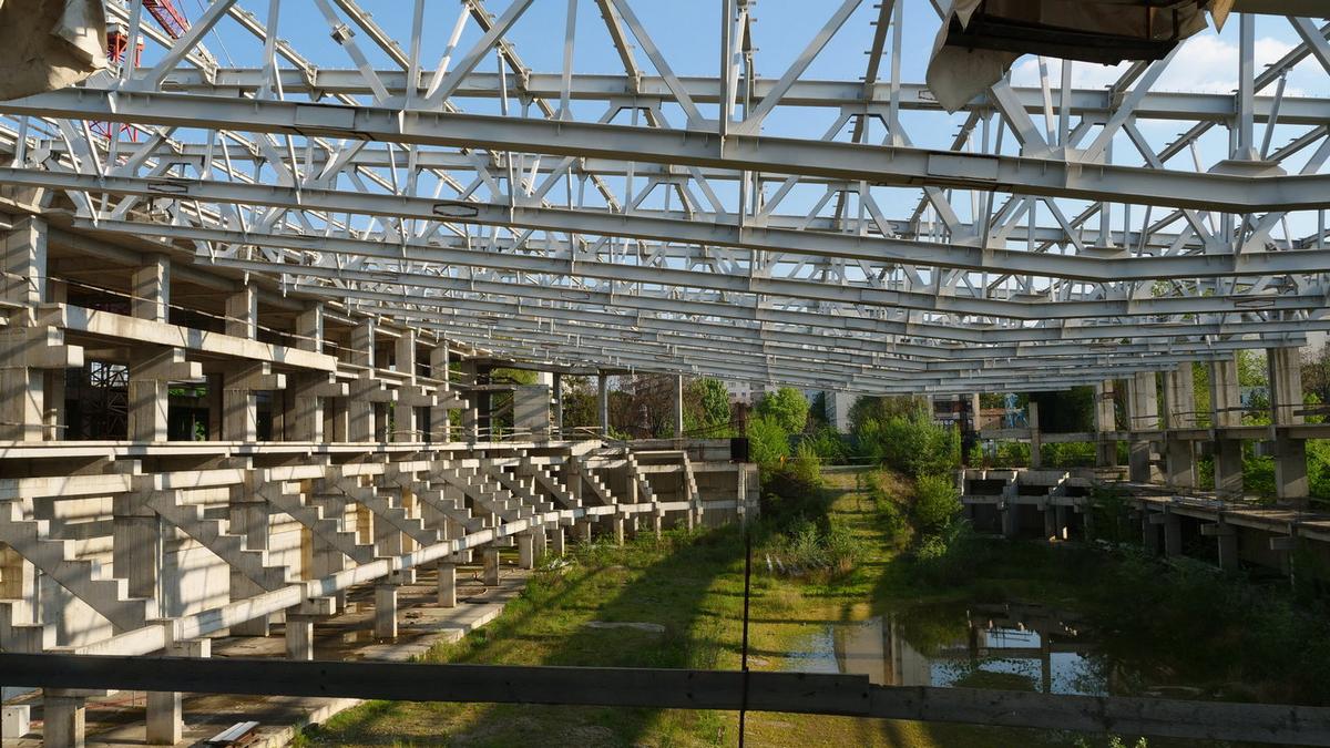 Natura a pus stăpânire pe „Flamaropol” » De 10 ani, patinoarul rămâne o enigmă pentru primarii din București