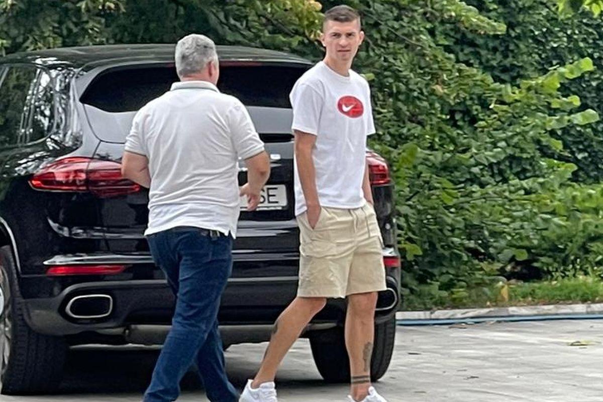 Tănase a venit azi la Palat » Planul lui Gigi Becali: „Va fi jucător și antrenor secund”