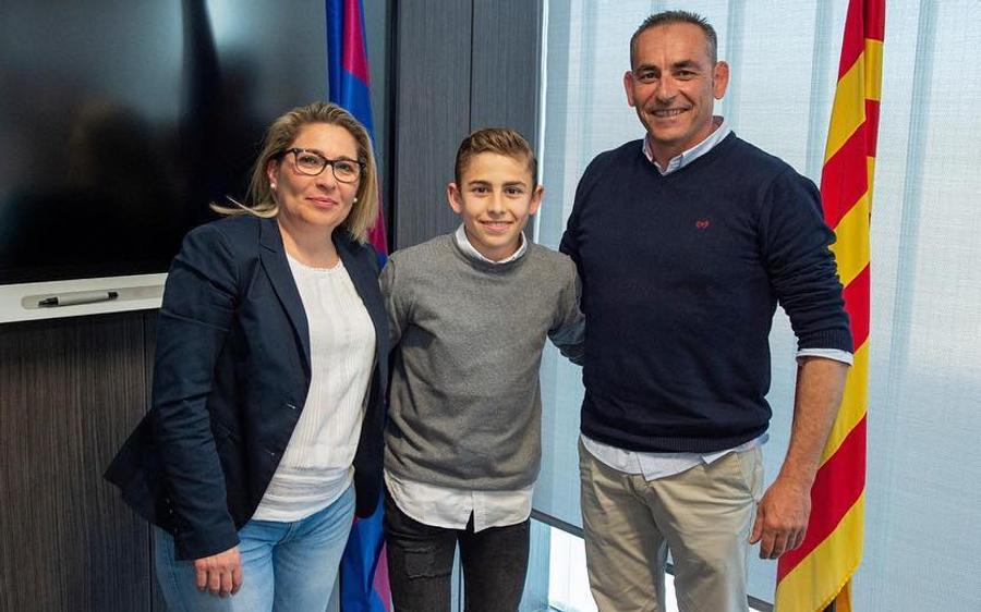 Părinţii lui Fermin Lopez sunt alături de el la Barcelona. Foto: Instagram La Barcelona se naște o nouă stea! Xavi îl luase doar ca să completeze lotul: „Tati, se spune că mă vrea acum. Dacă mă lași, eu plec”