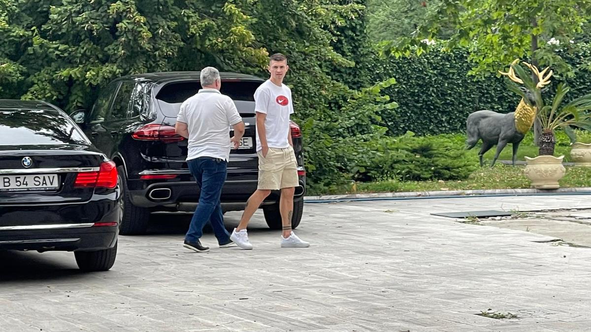 Tănase a venit azi la Palat » Planul lui Gigi Becali: „Va fi jucător și antrenor secund”