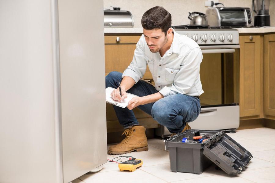 Numărul deșeurilor electronice crește în fiecare zi – metode prin care poți contribui la reducerea acestora
