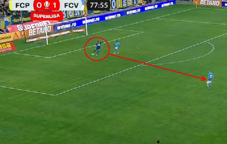 FOTO: Captură TV @Digi Sport 1 Fanii au cerut demisia antrenorului după gafa imensă din Petrolul - Voluntari » Adam Nemec s-a trezit cu mingea la picior și a marcat
