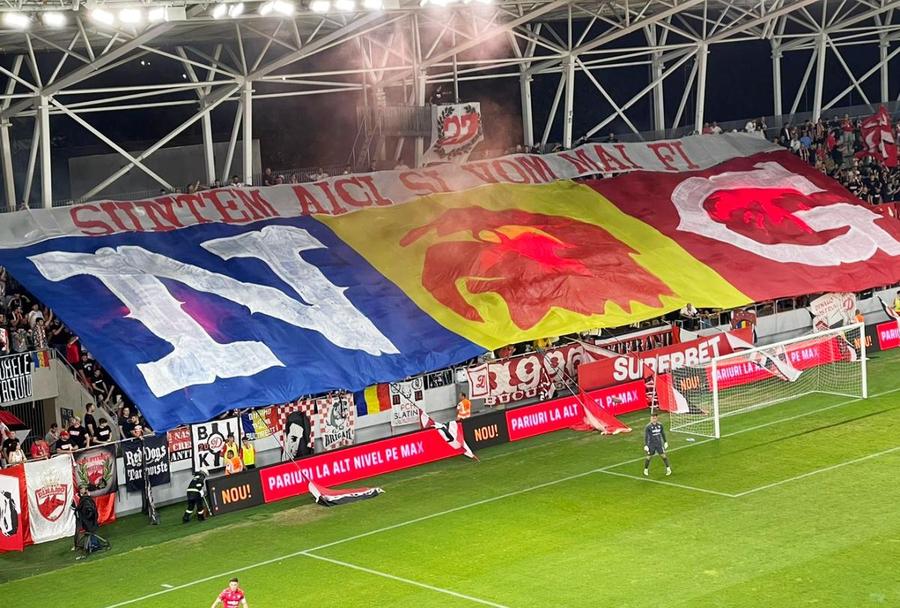 Scenografie spectaculoasă în Dinamo - Sepsi Dinamo - Sepsi 0-3 » Superliga, prea tare pentru Dinamo » Trupa lui Ovidiu Burcă, înfrângere severă cu Sepsi