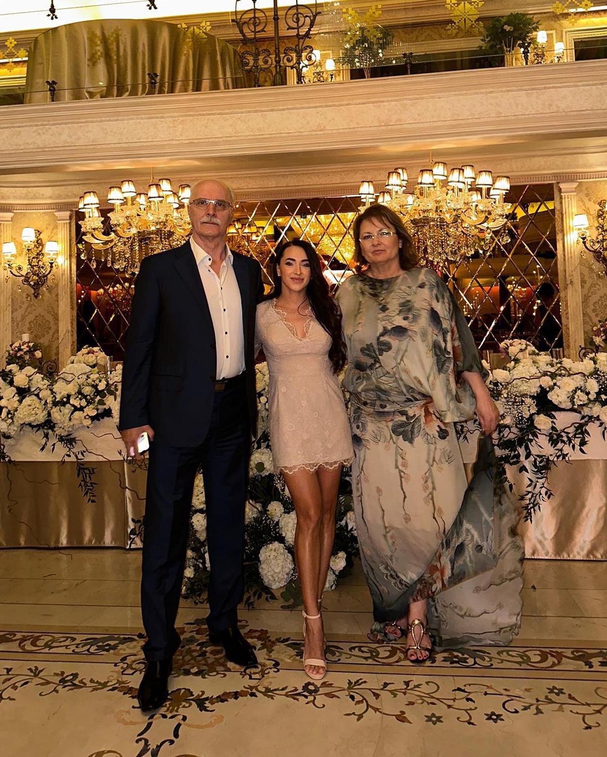 Campioanele la gimnastică au făcut furori la nunta Sandrei Izbașa! Octavian Bellu și Mariana Bitang nu au lipsit de la eveniment