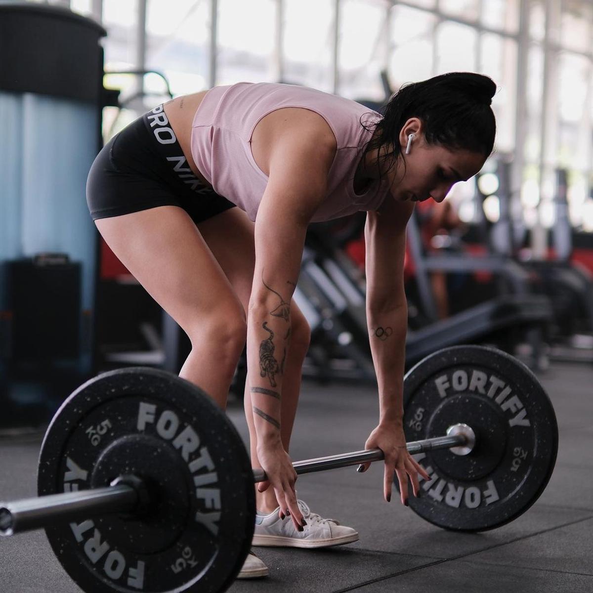 Atleta care a fost expulzată pentru că a încercat să părăsească Satul Olimpic pentru a se întâlni cu iubitul în Paris, acuzații grave: „Am ajuns la aeroport în pantaloni scurți, o să-i dau în judecată!”