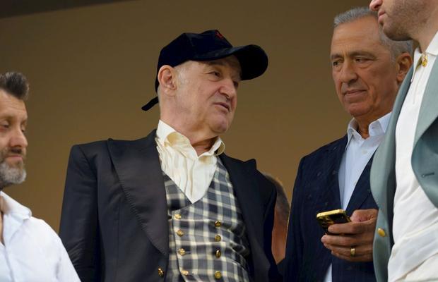 Cu două ore înainte de Maccabi - FCSB, Gigi Becali a intrat în direct și a făcut iureș: „E nebunia lumii! I-am dat telefon: «Bă, ești mincinos și trădător!»”