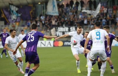 Florin Salam și Tzancă Uraganu i-au mutat pe jucătorii Craiovei din cantonament. Liniște, nu zgomot, înaintea partidei decisive cu Maribor!