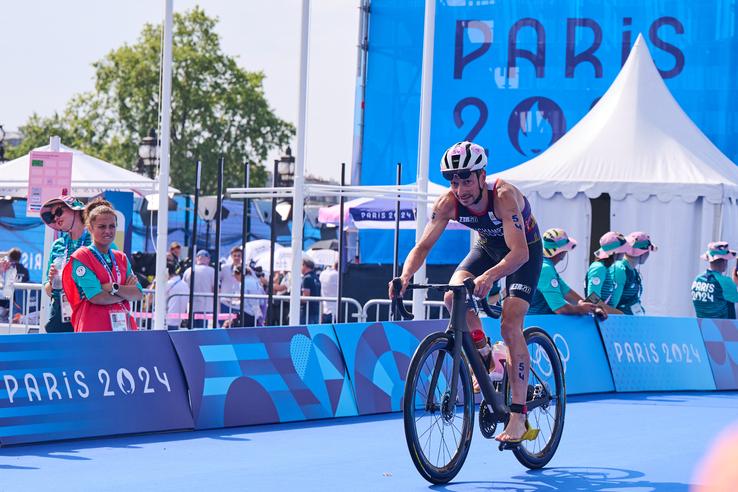 Felix Duchampt (România) a încheiat triatlonul olimpic de la Paris pe locul 50 Foto: Raed Krishan/GSP