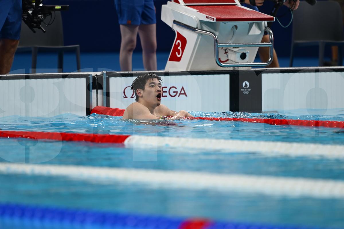 David Popovici, BRONZ la 100 metri liber într-o seară epică în La Defense Arena
