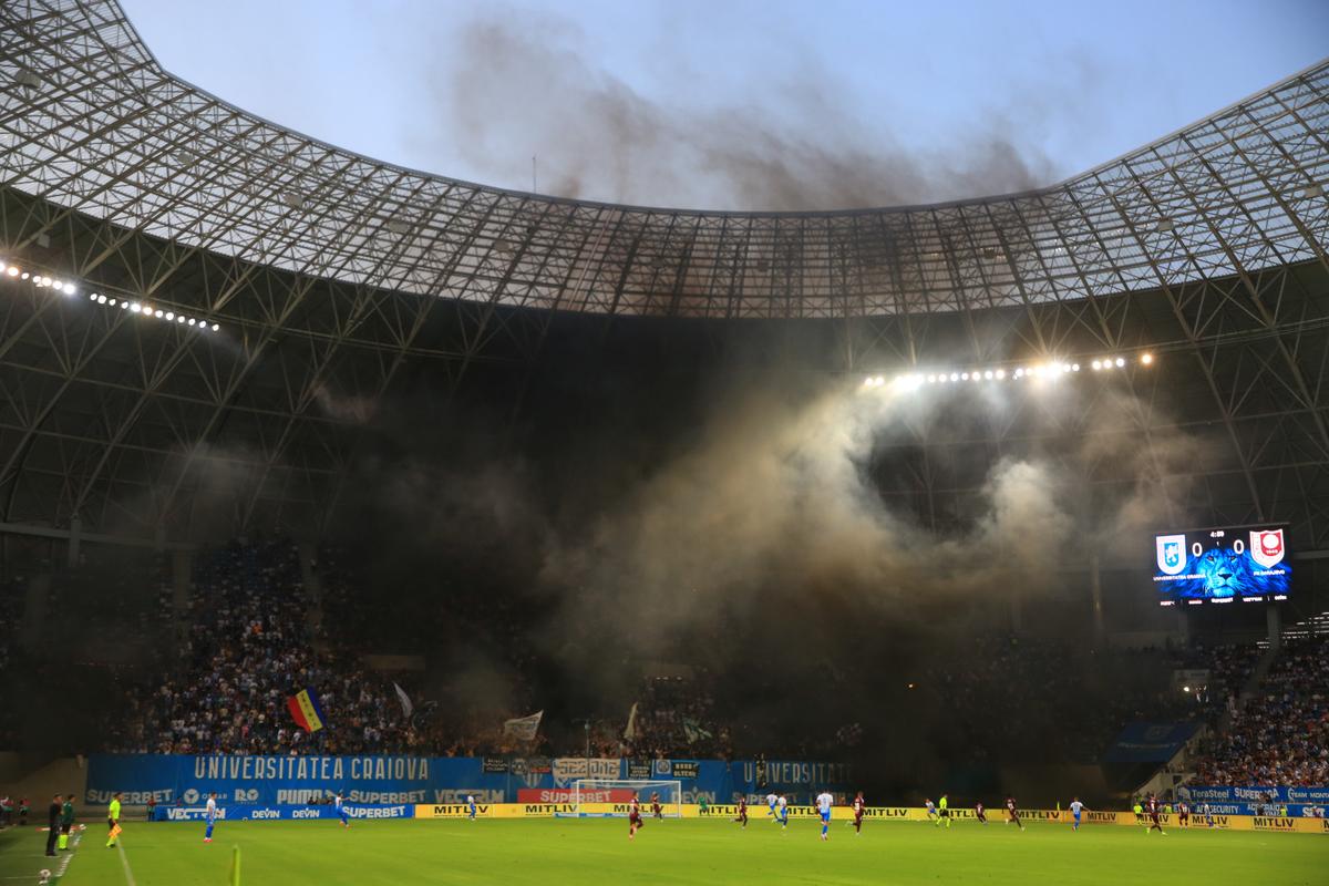 Au dat „foc” la peluză înainte de Craiova - Sarajevo