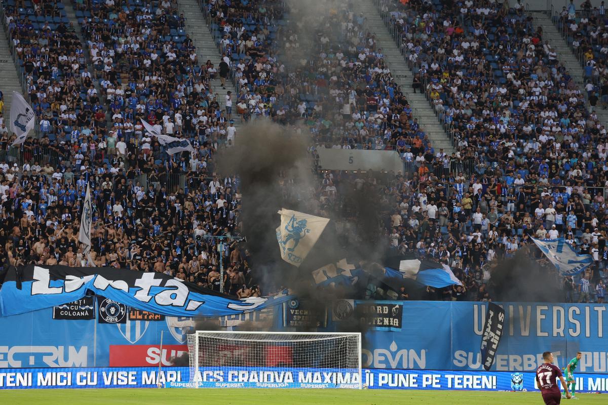 Au dat „foc” la peluză înainte de Craiova - Sarajevo