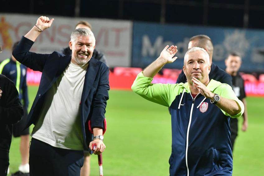 Dan Petrescu s-a relaxat și a sărbătorit cu suporterii, după CFR - Lugano. FOTO: Cristi Preda
