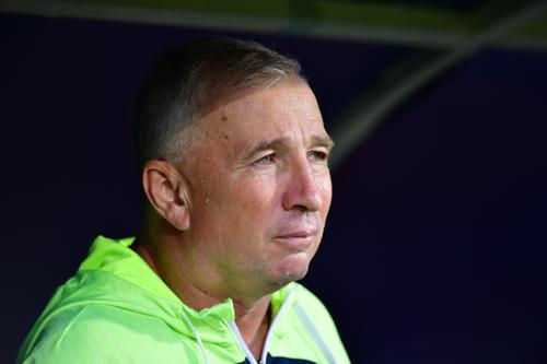 Dan Petrescu anticipează un meci extrem de complicat în Suedia /  FOTO: Cristi Preda