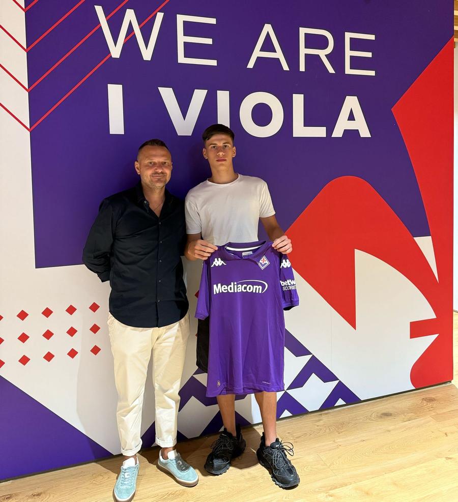 Un stoper român de 16 ani a semnat cu Fiorentina: „Mai bun decât Drăgușin la vârsta asta!”