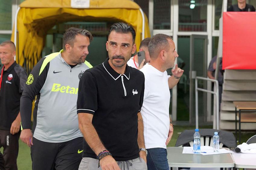 Elias Charalambous, antrenorul de la FCSB, la meciul tur cu Shkendija / Foto: Andrei Furnigă (GSP)