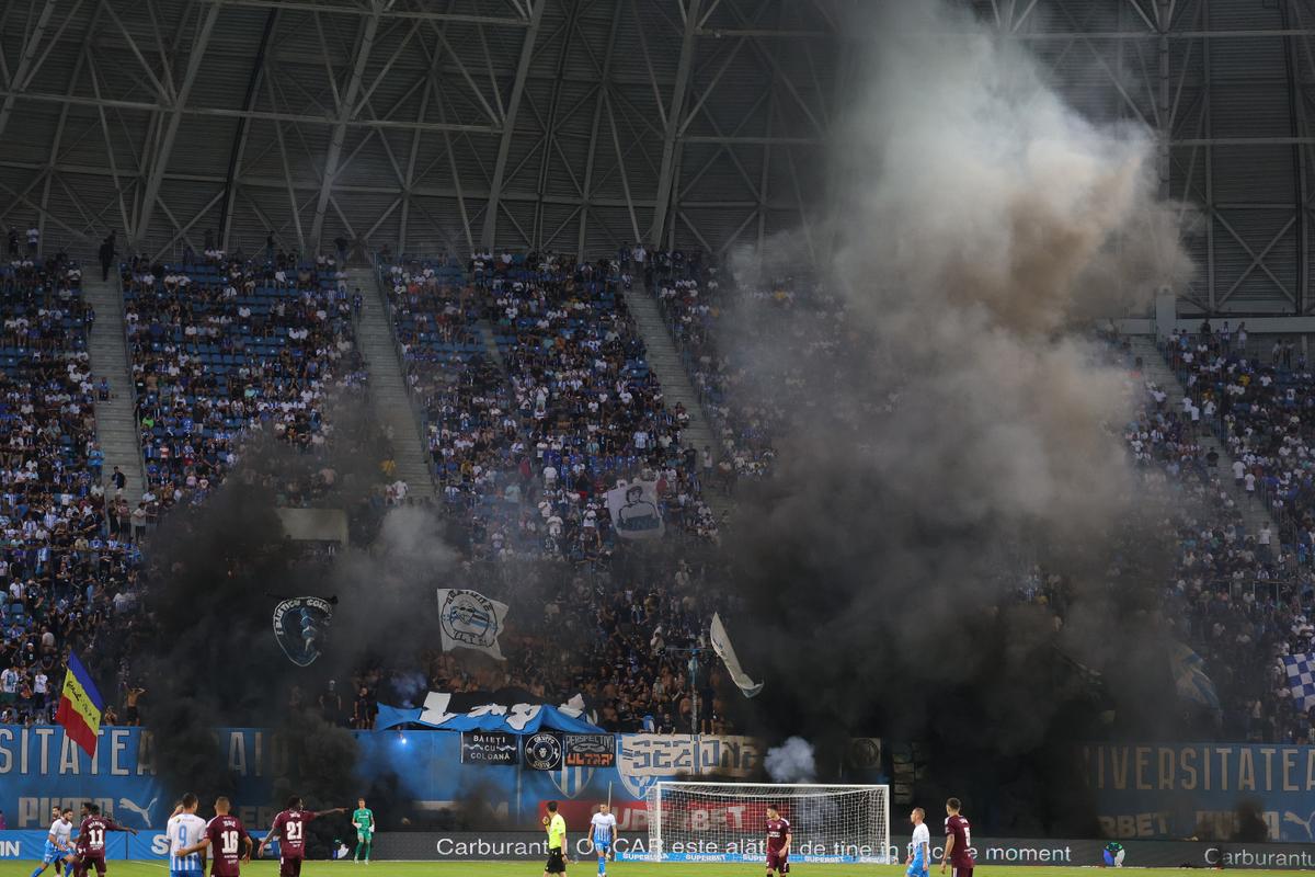 Au dat „foc” la peluză înainte de Craiova - Sarajevo