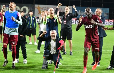 Trei detalii de la victoria CFR-ului cu Lugano: un altfel de Dan Petrescu, cârja aruncată-n iarbă și răzbunarea elvețienilor