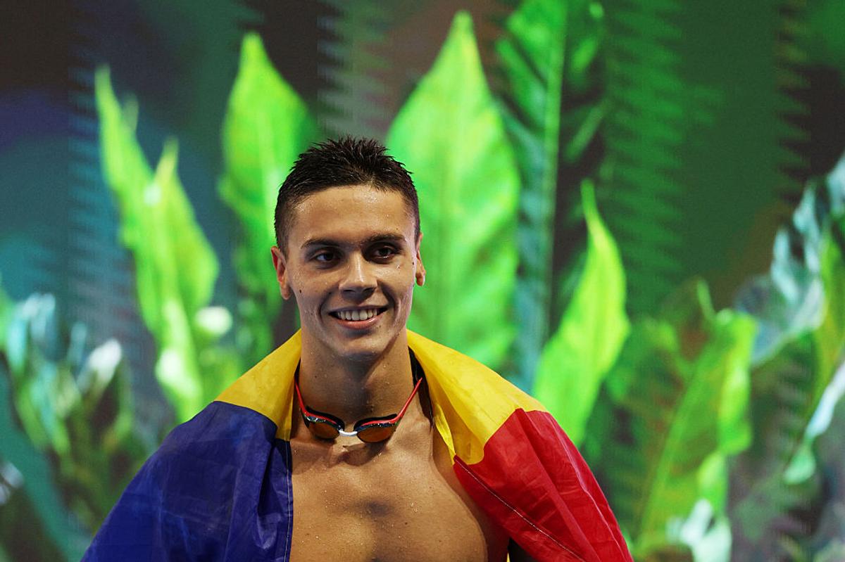 Îndemnul postat de David Popovici, după ce a devenit dublu campion mondial la Singapore: „Aceasta e victoria”