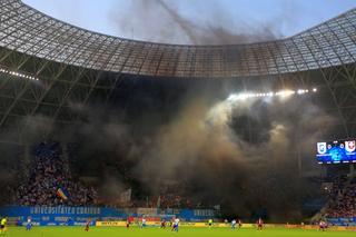 Probleme în Bănie » Start amânat + Pe olteni îi paște amenda, arbitrul a fost nevoit să oprească jocul