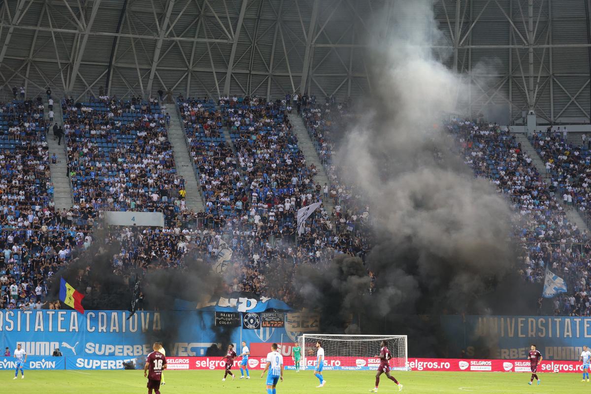Au dat „foc” la peluză înainte de Craiova - Sarajevo