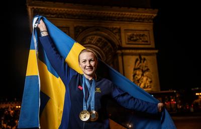 Înotătoarea Sarah Sjostrom, dublă campioană olimpică în 2024, va concura la Campionatele Europene de la Paris la doar un an după ce a devenit mamă: „Mă întorc cu un alt corp, o altă mentalitate și un copil”