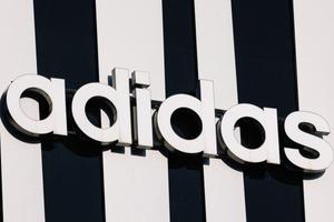 Acțiunile Adidas au o prăbușire istorică » Cheltuielile de marketing pentru Mondial „au scăpat de sub control”!