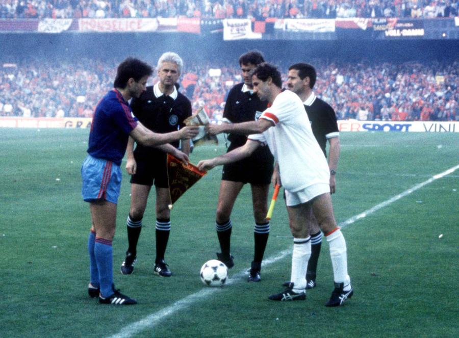 Franco Baresi, căpitanul lui AC Milan la finala cu Steaua din 1989 // foto: imago images Legăturile lui Franco Baresi cu fotbalul românesc » Debut chiar împotriva „tricolorilor”, meciul perfect contra Stelei și impresia despre Mircea Lucescu