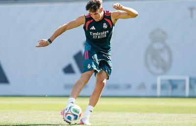 Doi nou-veniți în lotul lui Real Madrid pentru amicalul cu Fiorentina lui Drăgușin
