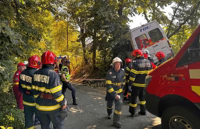 Accident rutier suferit de echipa secundă a lui Dinamo: medicul a murit, antrenorul Ropotan are mâna ruptă » Șoferul, în vârstă de 83 de ani, în stare gravă