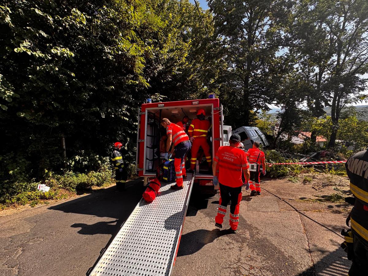 Microbuzul echipei secunde a lui Dinamo, implicat într-un accident