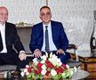 Aziz Akhannouch, prim-ministrul Marocului, alături de Gianni Infantino, șeful FIFA