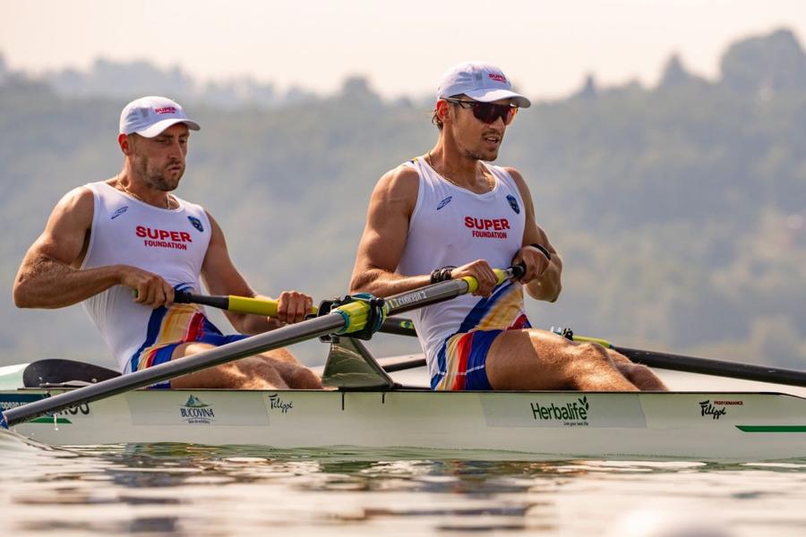 Ștefan Berariu, Florin Lehaci - Campionatele Europene Varese 2026 Foto: FR Canotaj/Balint Czucz Două medalii de aur pentru România la Campionatele Europene de canotaj de la Varese, ambele la dublu rame, Simona Radiș și Adriana Adam, apoi Florin Lehaci și Ștefan Berariu!