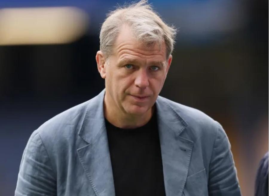 Todd Boehly și BlueCo au raportat neregulile după sosirea lor la club Lovitură primită de Chelsea pentru încălcarea regulilor FA: transferuri blocate, depunctare și amendă