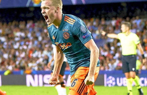 Adio, Real Madrid! Manchester United îl ia pe Van de Beek. Ajax poate primi 45 de milioane de euro