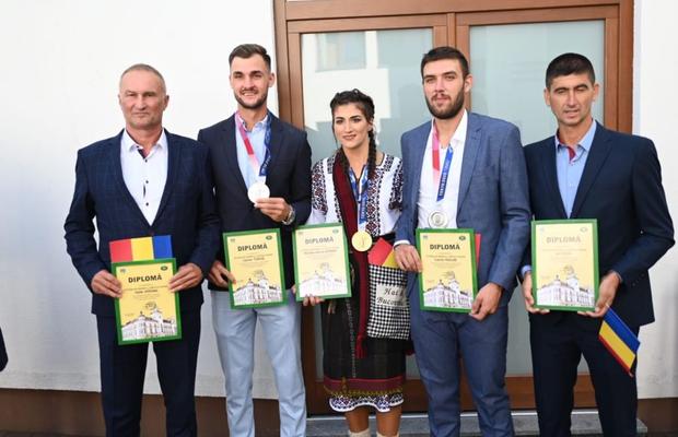 Medaliații olimpici din Suceava, premiați de Consiliul Județean » Cum a venit îmbrăcată campioana olimpică Ancuța Bodnar