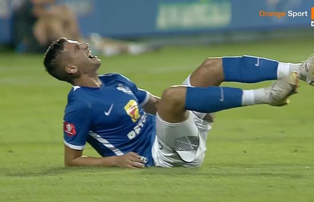 A urlat de durere! Accidentare urâtă în Farul - FCSB » A ieșit cu targa de pe teren și a izbucnit în lacrimi