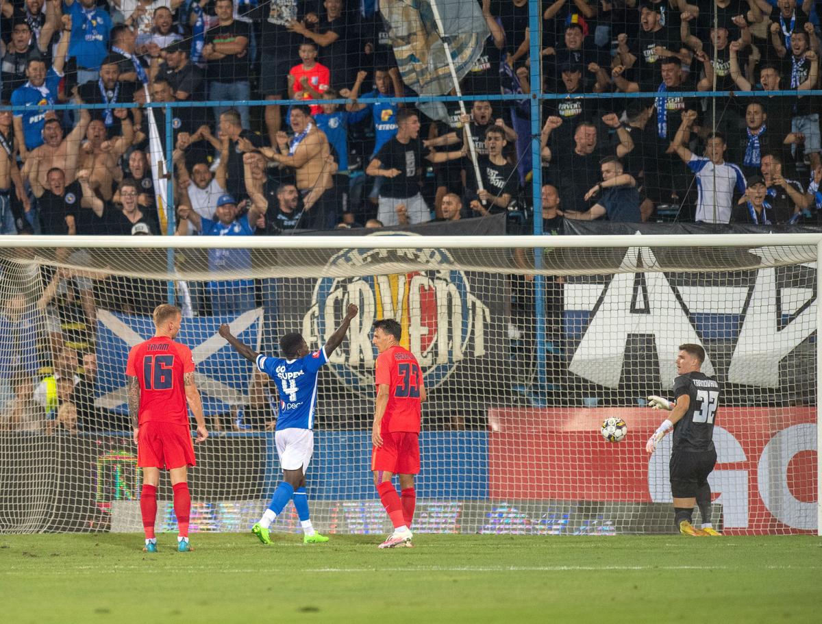 Doi jucători de la FCSB au luat nota 3 cu Farul! » Cât a primit Compagno la debut