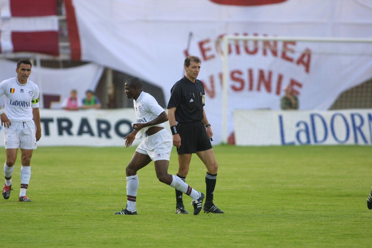 Mesajul nigerianului campion în Giulești în 2003: „Rapidule, haide că se poate să luați titlul!” + Ce îi transmite lui Copos și ce informație l-a șocat